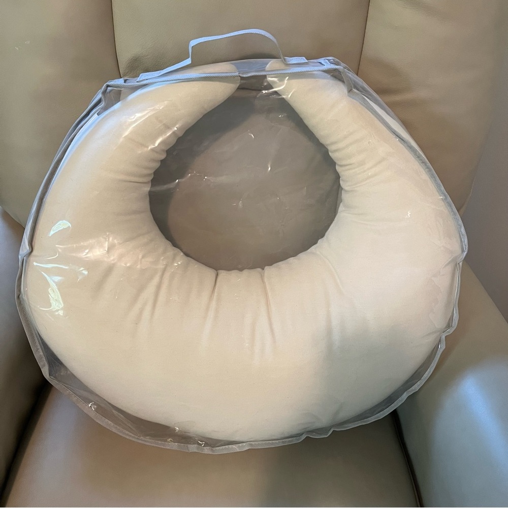 Snuggle Me Feeding Pillow